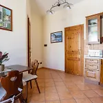 Vacanze Albamarina Apartment *